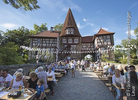 Weinfest am Rödelseer Tor (Iphofen, Fränkisches Weinland)