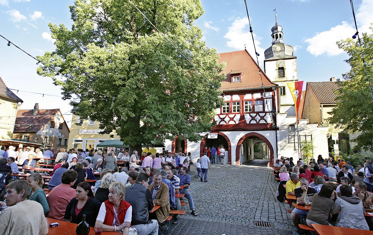 Weinfestival am Marktplatz in Markt Einersheim